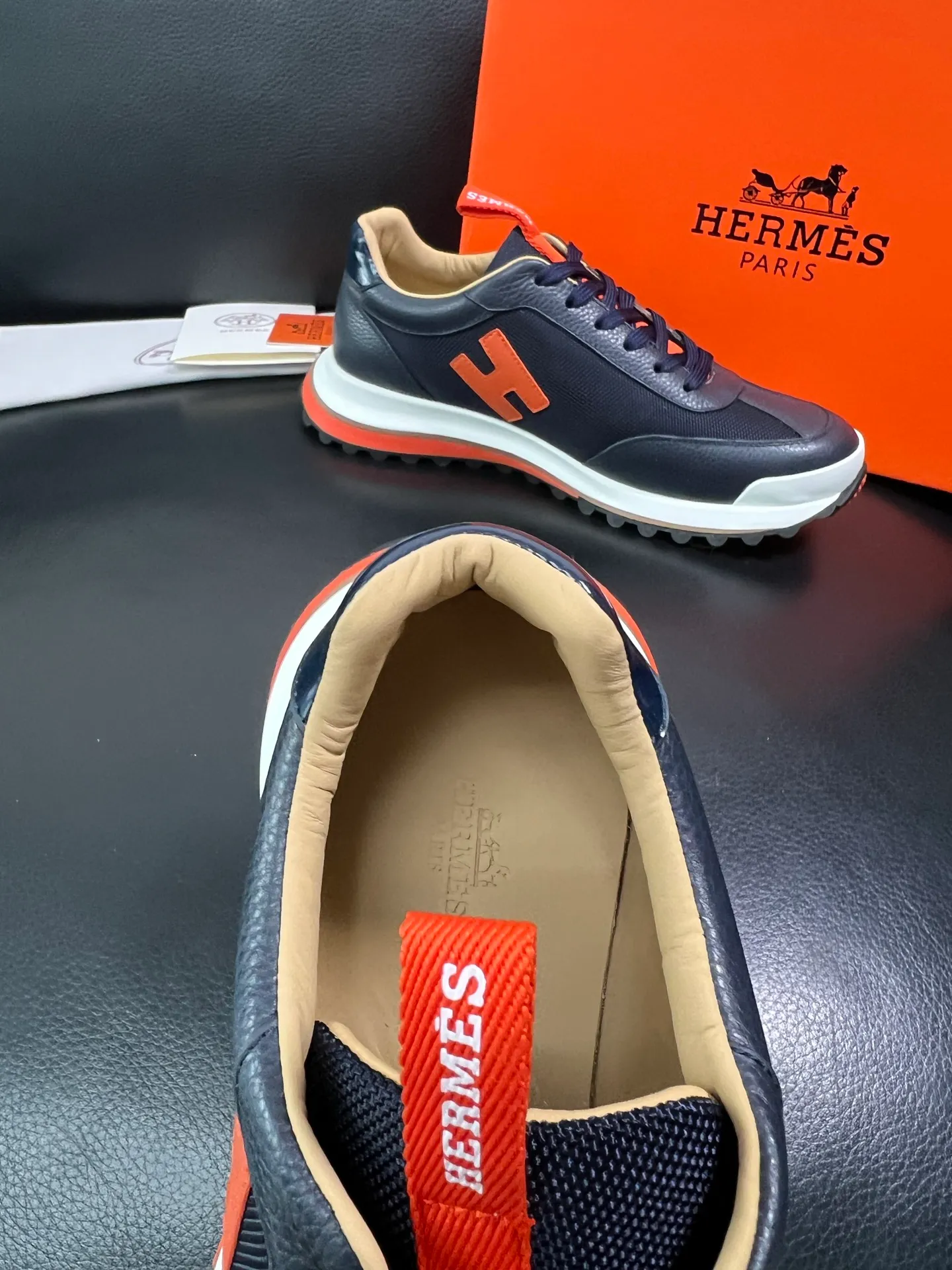 Men's shoes 💰800 Hermes top purchasing Hermes counters are on sale at the same time with original factory configuration, original cowhide imported from Italy and mesh fabric, high-quality splicing technology, fully imported water-dyed cowhide lining, soles: original soles specially provided by the original factory are super comfortable, the original factory follows the order and high quality, you can enter and exit the counter at will, you are welcome to compare and synchronize with the counter, code number 39-44 (customized 38 45) 85863